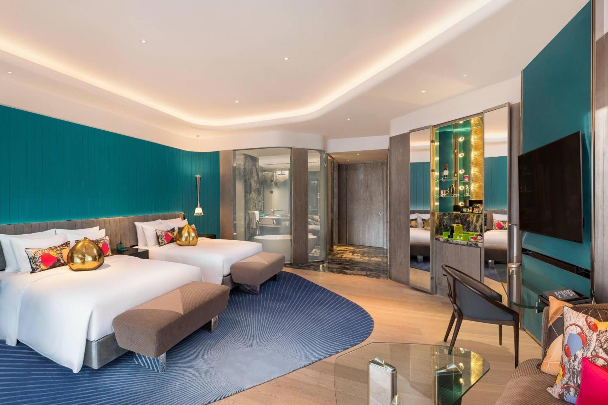 Accessible Room, Guest room, 2 Queen, City view, Balcony