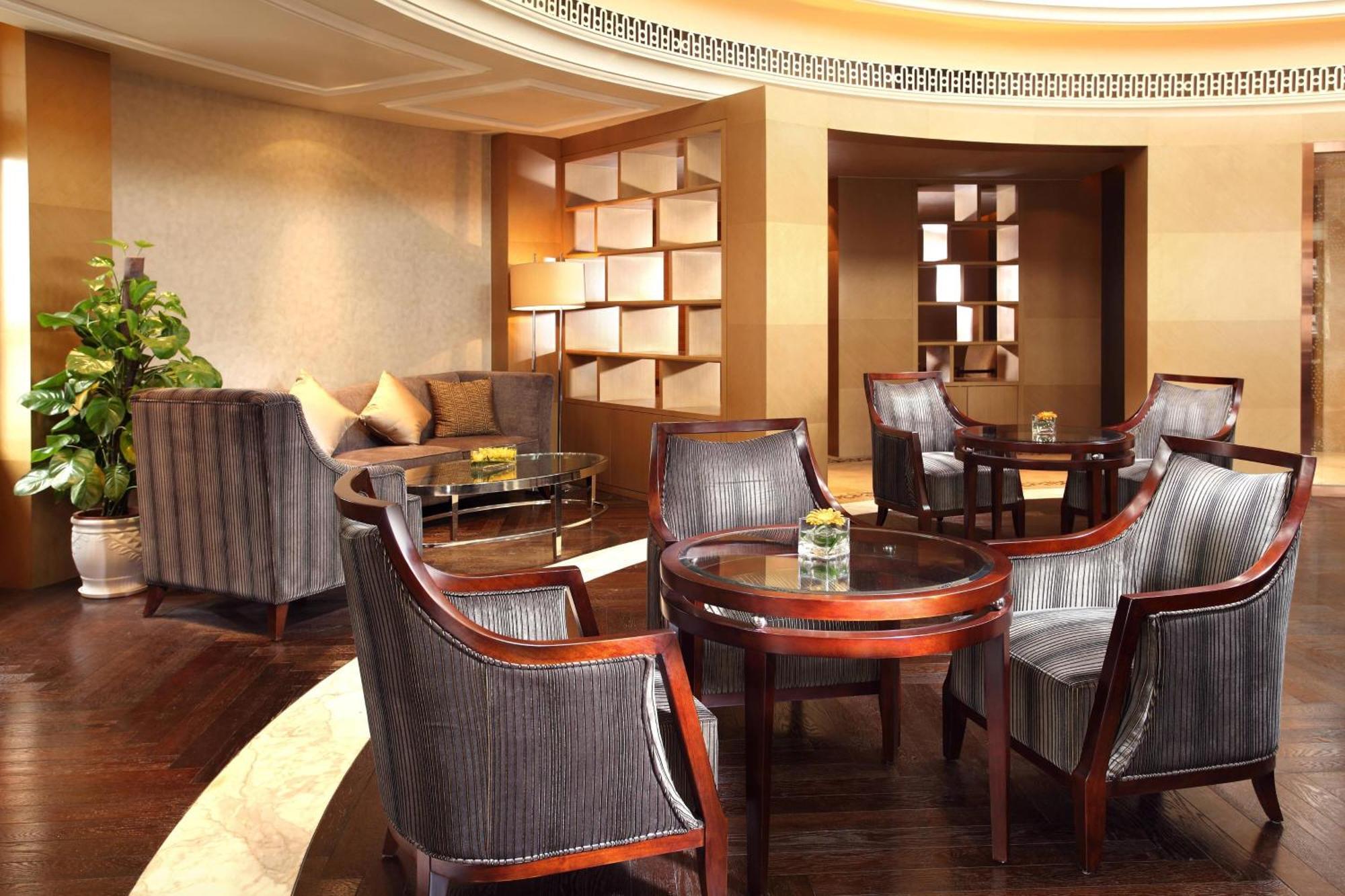 Club King Room with Garden View