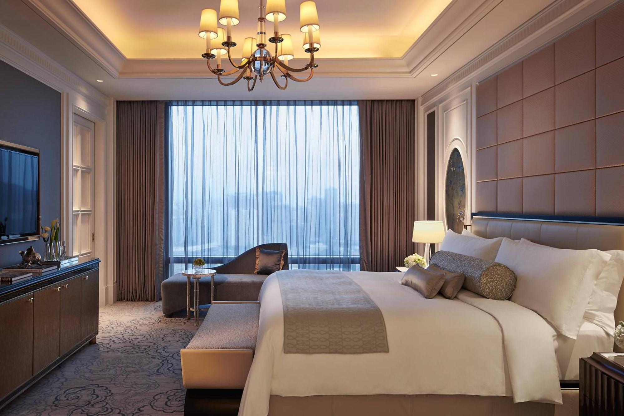 Suite Carlton Club 2 Kamar Tidur (Akses Club Lounge)
