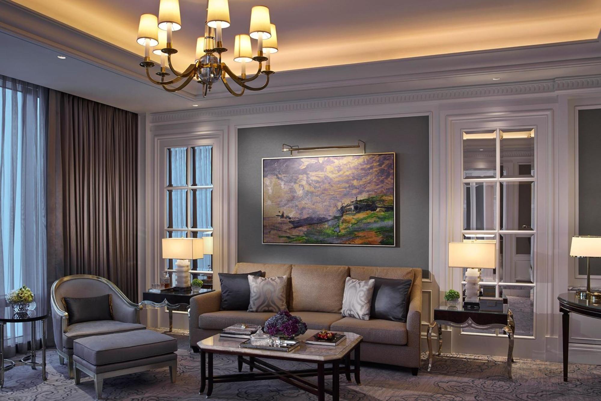 Suite Carlton Club dengan Akses Club Lounge