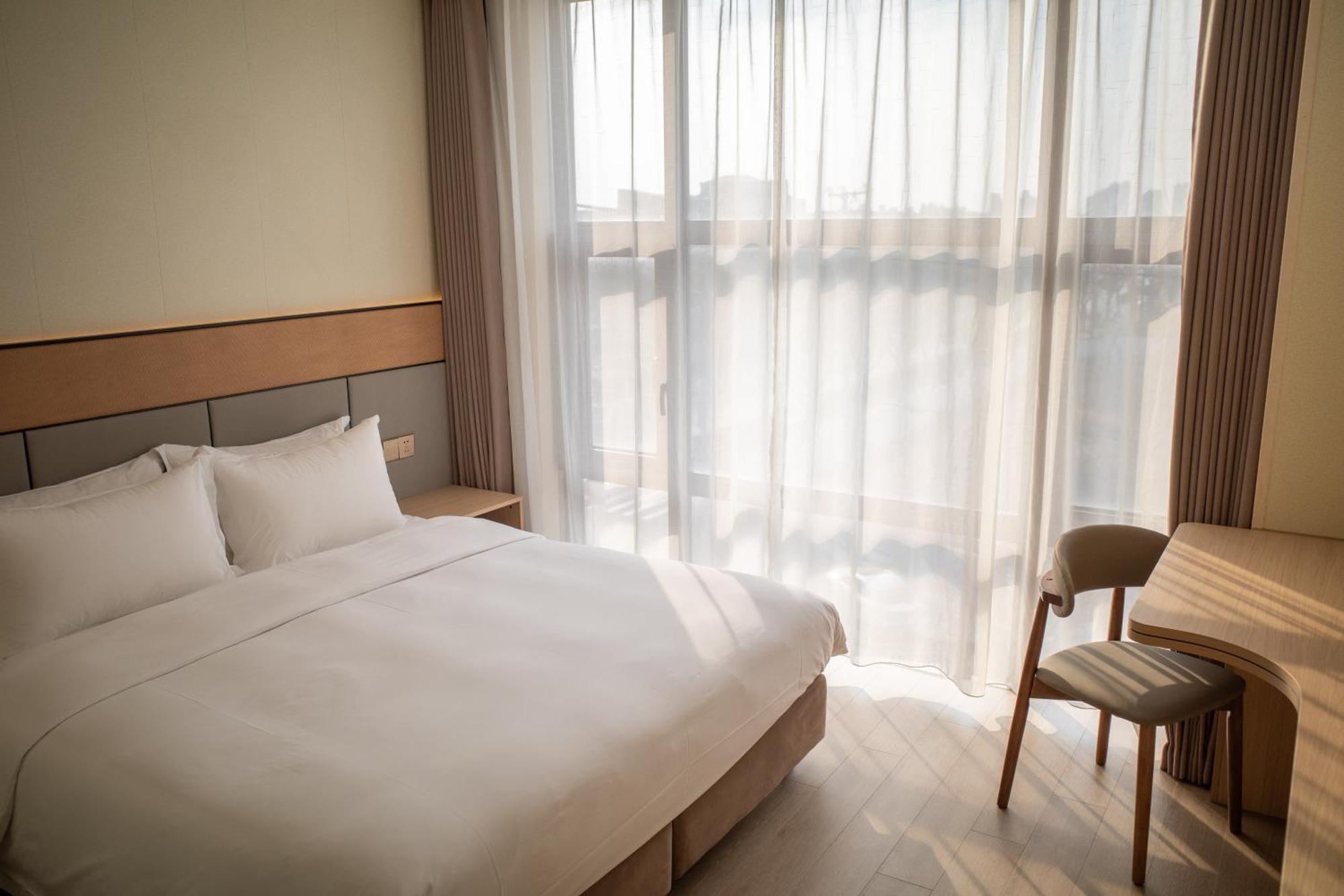 Deluxe Double Room,1636746224:JPEG