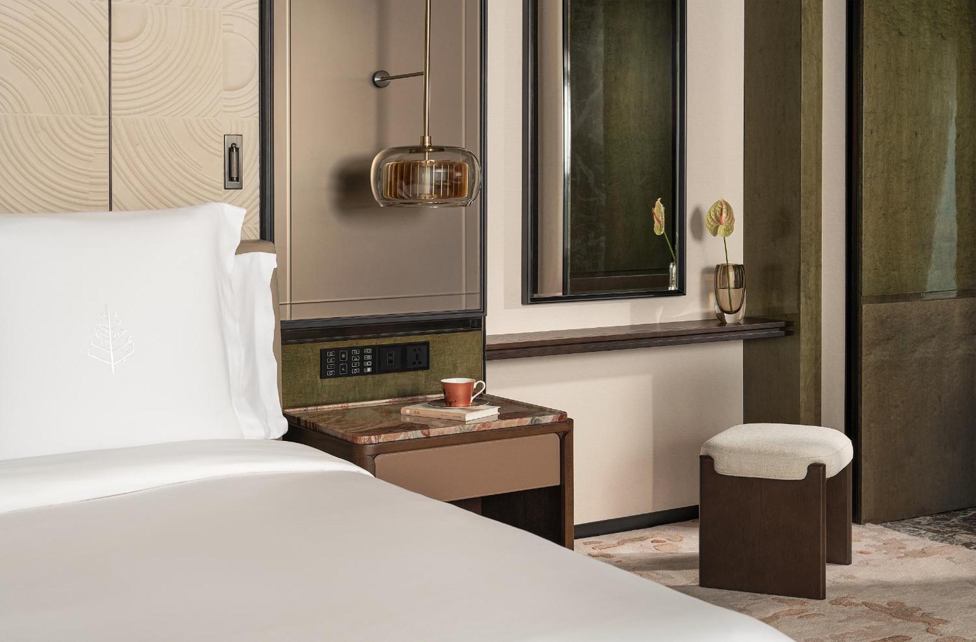 Skyline City View Room Windowside Bathtub King,1697951585:JPEG