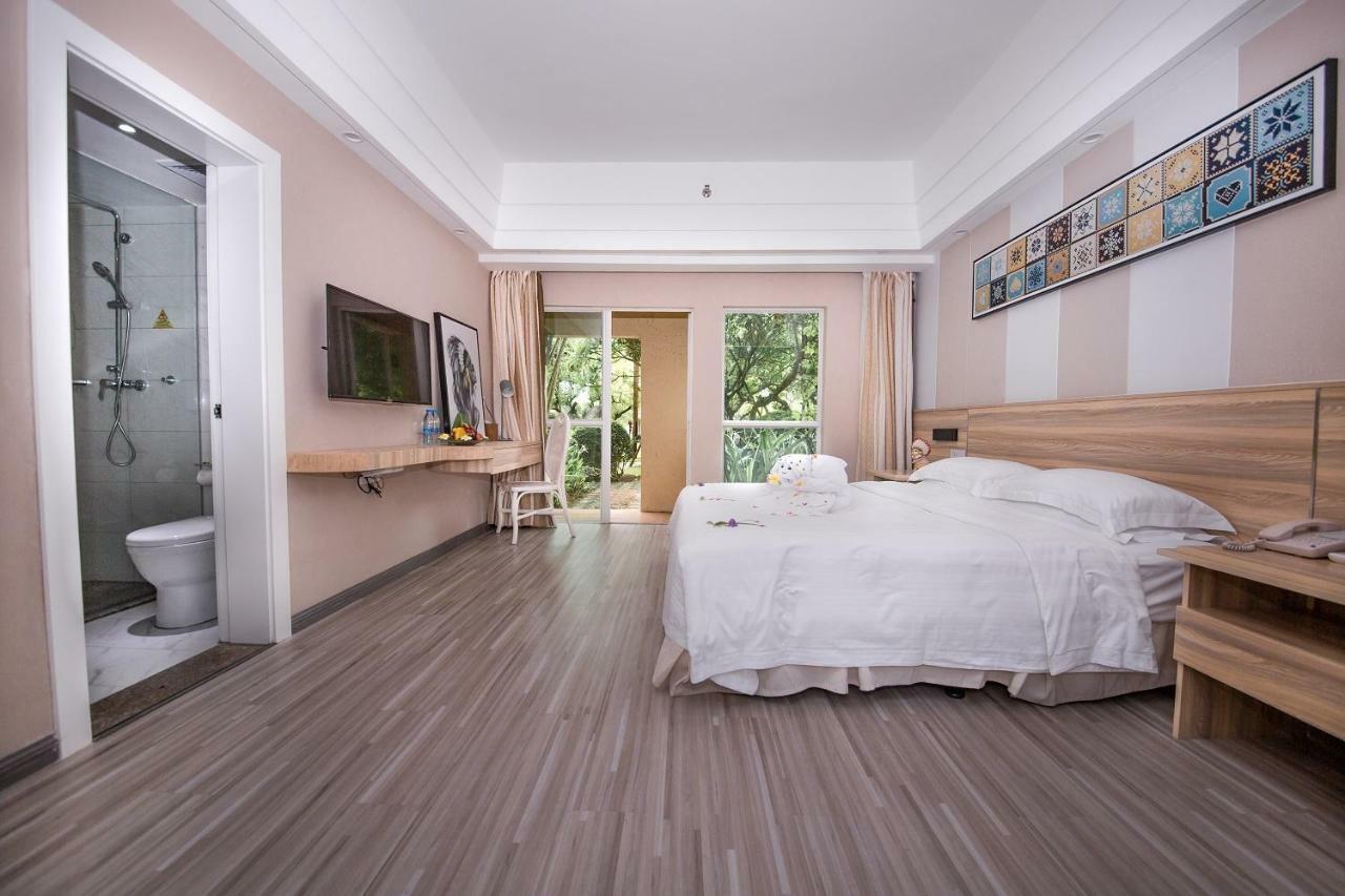 Double or Twin Room with Terrace
