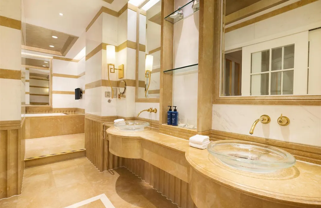 Radisson Blu Hotel Shanghai New World-1