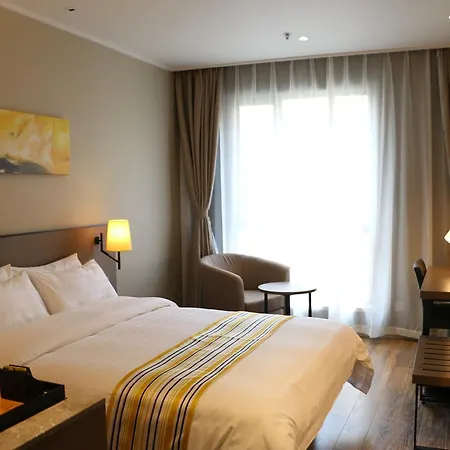 Home Inn Plus Shanghai People'S Square East Jinling Road-3