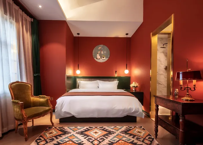 Moon And Chalice Boutique Hotel