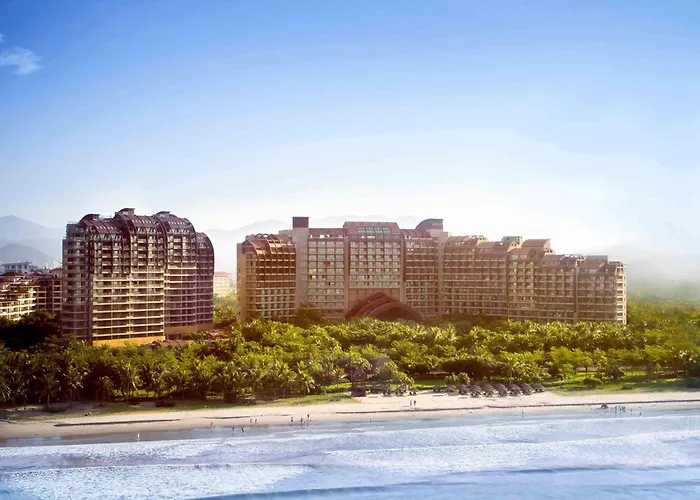 Pullman Oceanview Sanya Bay Resort & Spa