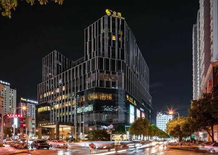 Golden Eagle Summit Hotel